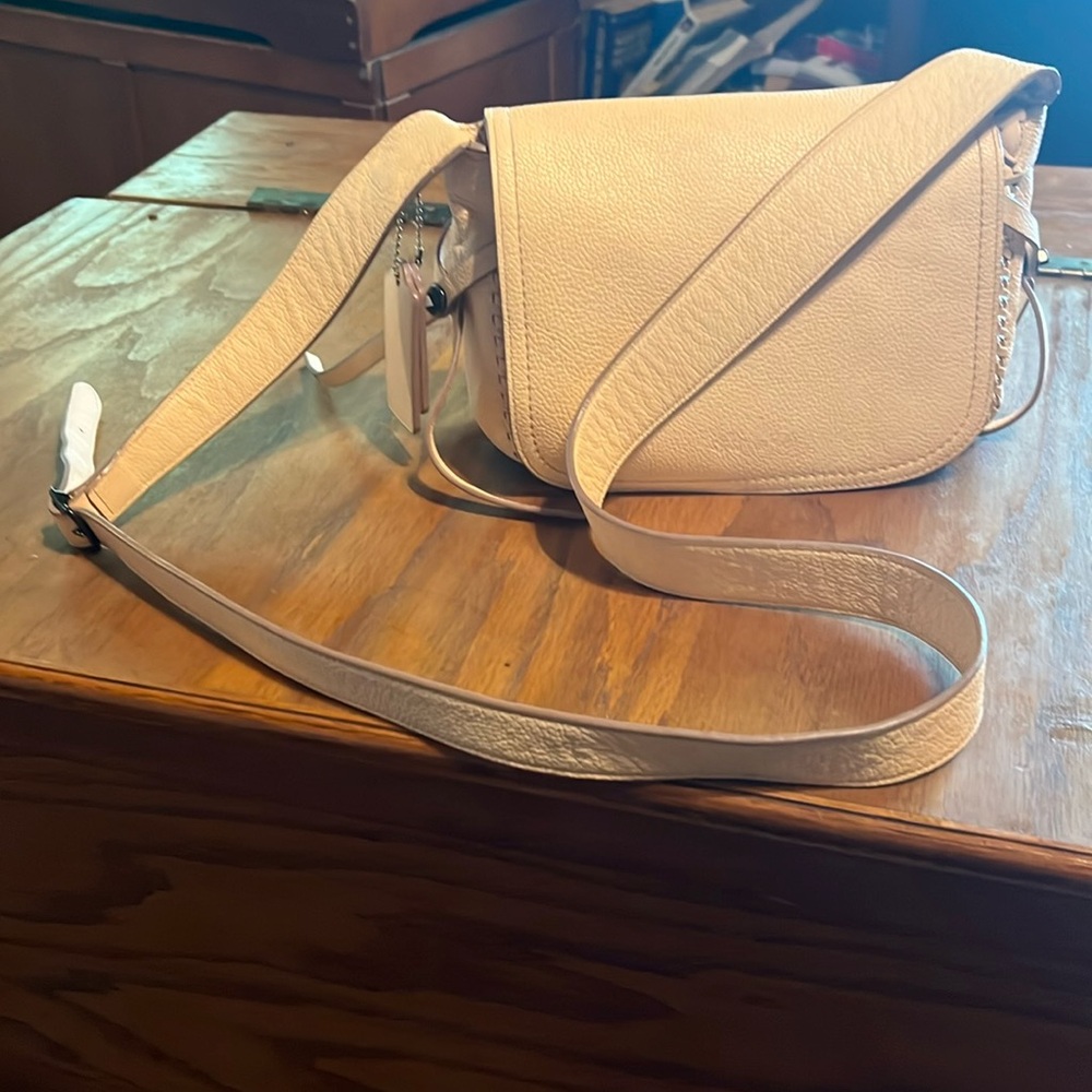 Coach Dakota Whipstitch Crossbody – Apricot / Light Peach